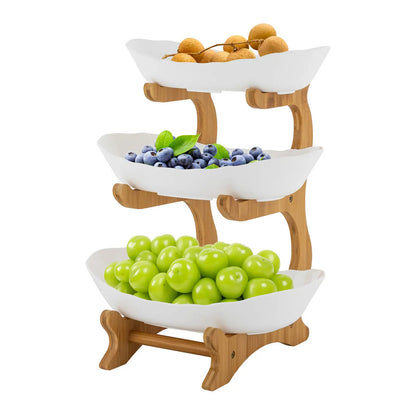 etagere en bois avec plateaux blancs