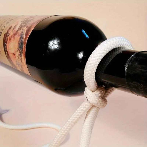 porte bouteille suspendu sur corde