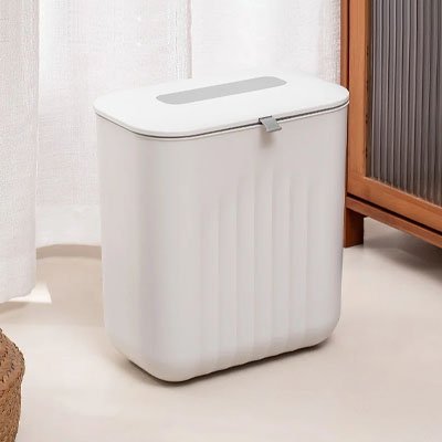 Poubelle sous evier en plastique