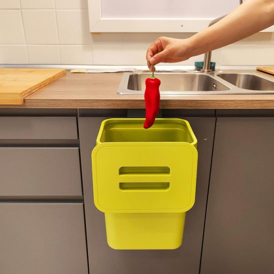 Poubelle sous evier suspendue